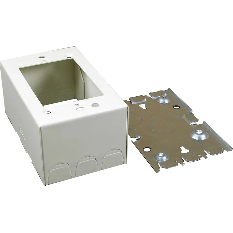 Boîtier de commutation et de prise extra profond à trois groupes C2G Wiremold 700 16175