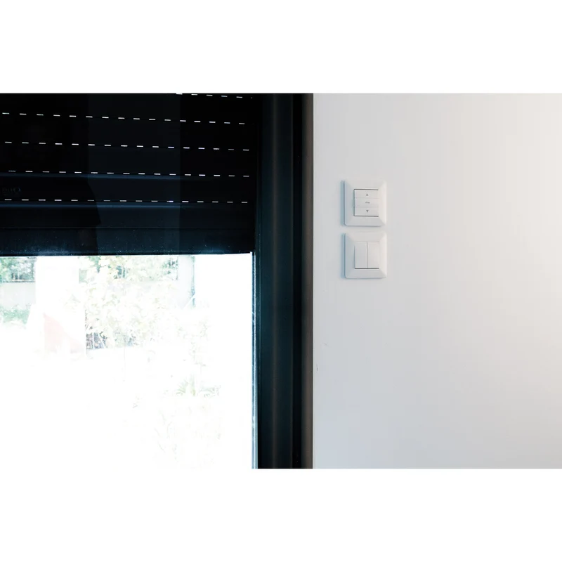 Commande volets roulants 10A - 2300W - Blanc - Artezo - Zenitech
