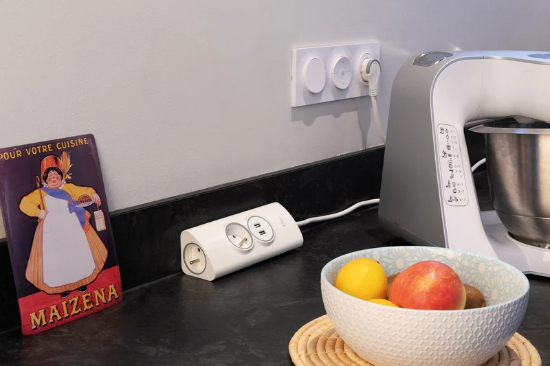 Multiprise d'angle 2P 16A + 2 USB à câbler - Blanc - Otio