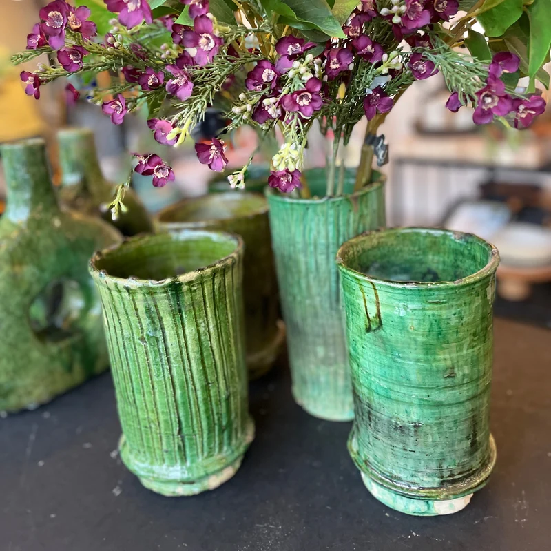 Vase cylindrique en poterie traditionnelle de Tamegroute