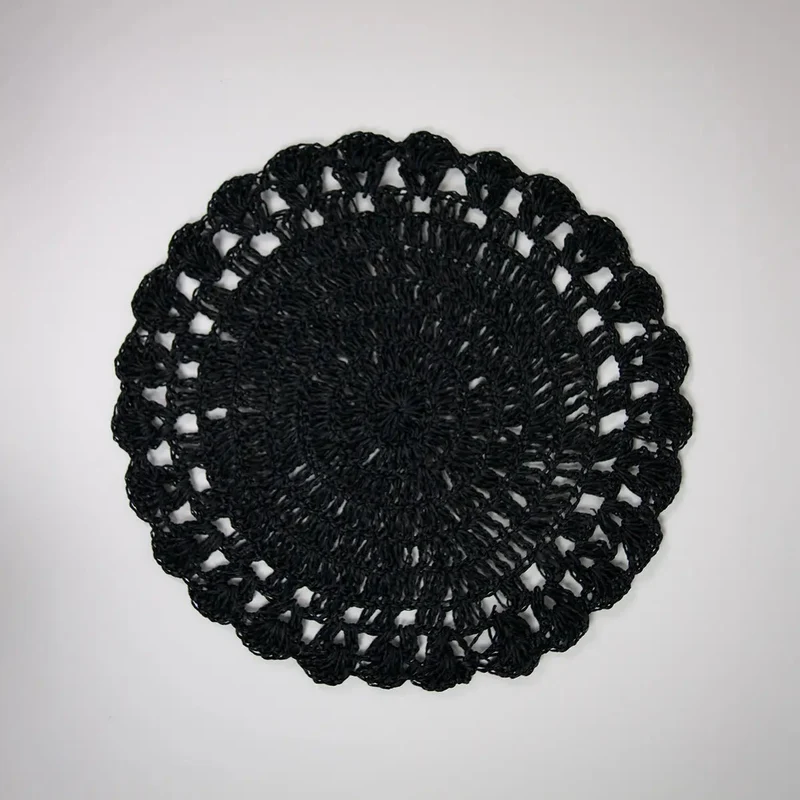 Sets de table ronds en raphia noir