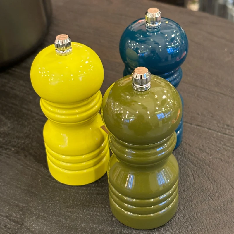 Salière ou Poivrier en bois vendu à l’unité - MINI - plusieurs coloris