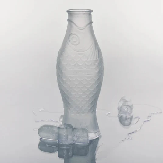 Carafe poisson en verre dépoli frost par Paola Navone - Serax