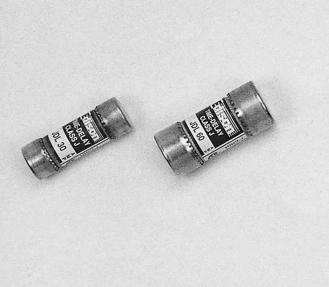 FUSE CLASS J TIME DELAY 3A 600V