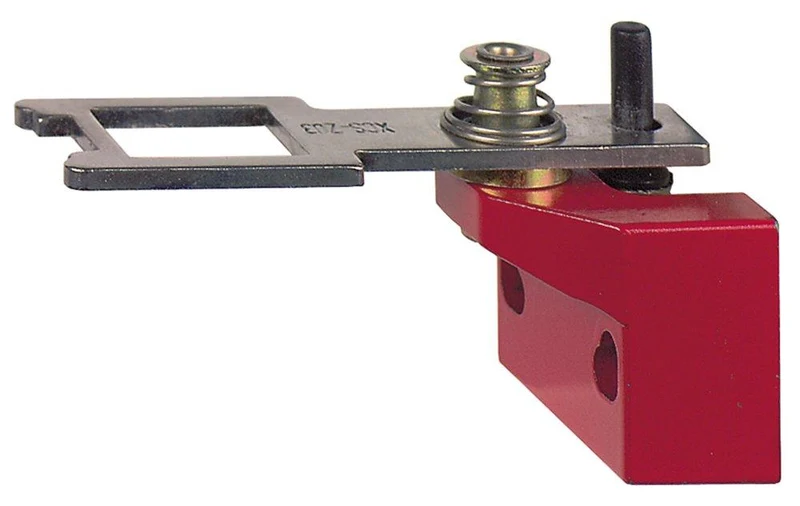 KEY PIVOTING FOR INTERLOCK SWITCH
